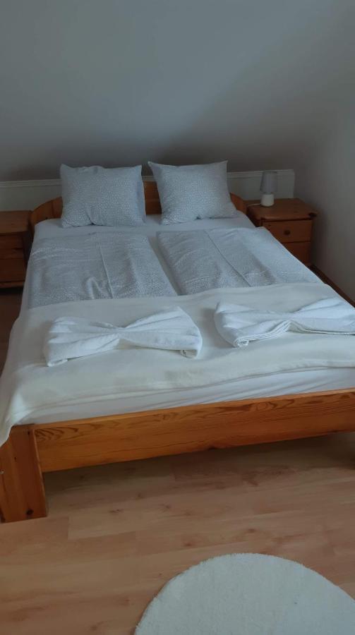 Rege Apartman Alsoors Bagian luar foto