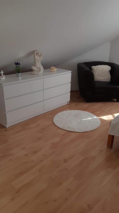 Rege Apartman Alsoors Bagian luar foto