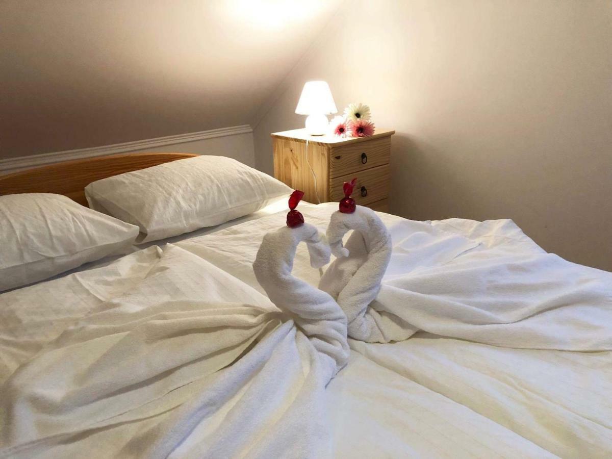 Rege Apartman Alsoors Bagian luar foto