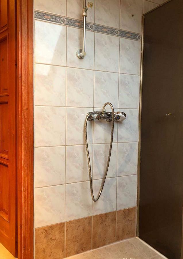 Rege Apartman Alsoors Bagian luar foto