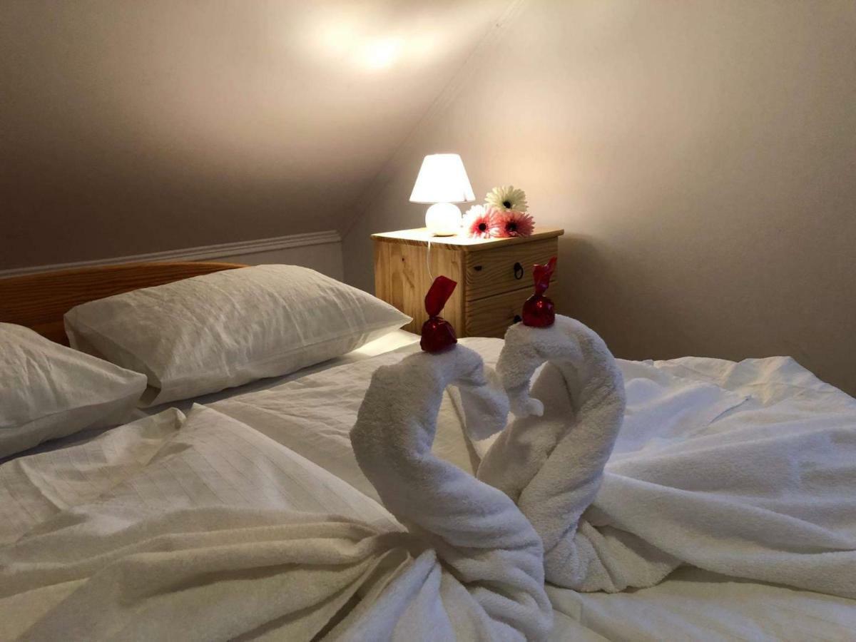 Rege Apartman Alsoors Bagian luar foto