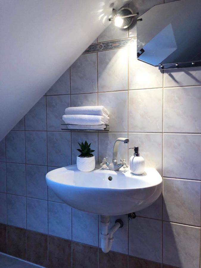 Rege Apartman Alsoors Bagian luar foto